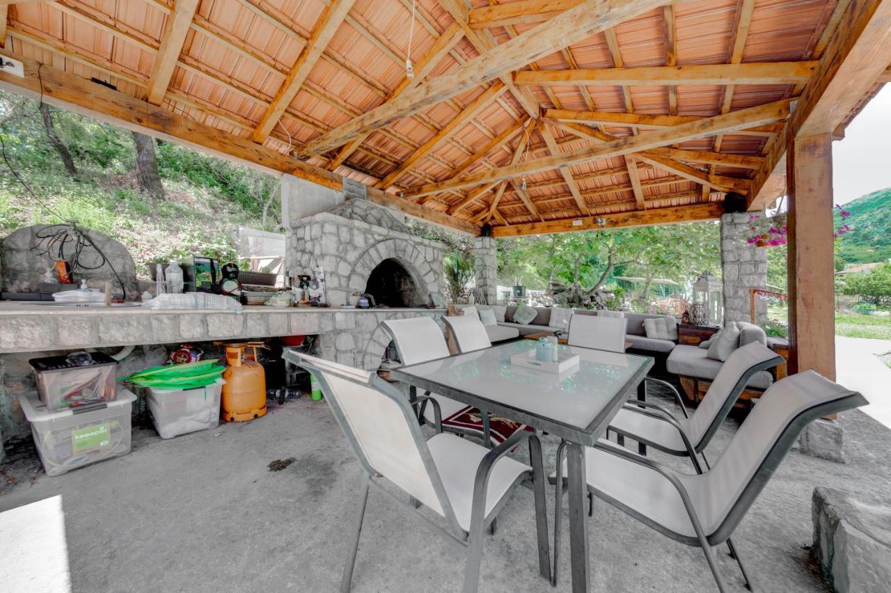 Apartments Pelle Tivat Exterior foto
