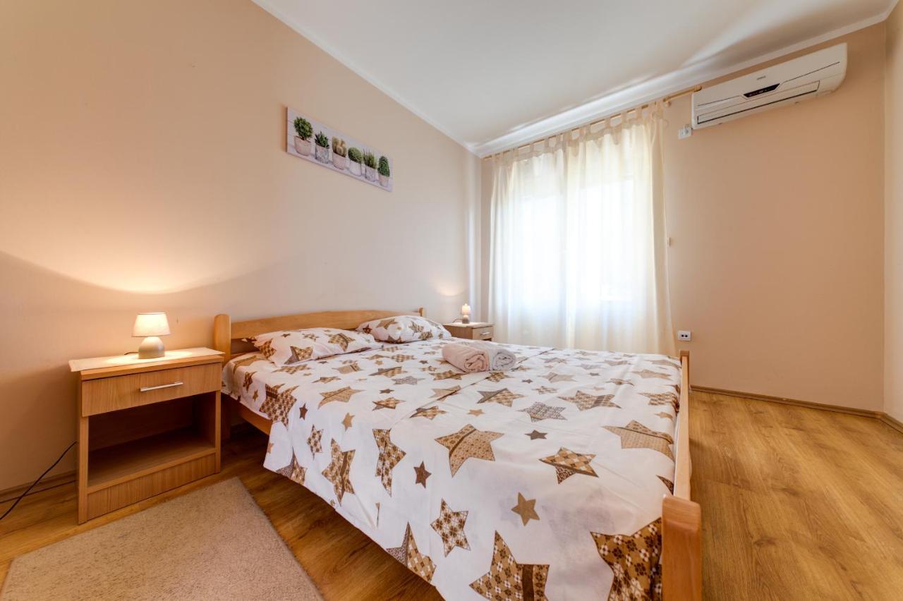 Apartments Pelle Tivat Exterior foto